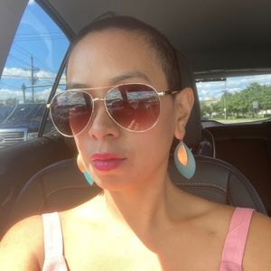 Meet your Posher, Antoinette